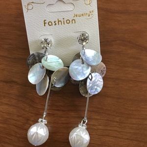 Fashion Jewelry Jewelry - Dangling Shell and Pearl Earrings with Rhinestones Fashion Jewelry Jewelry - Dangling Shell and Pearl Earrings with Rhinestones